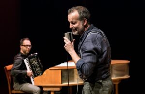 Nel blu, il racconto intimo su Modugno in scena a Capo Arte Teatro